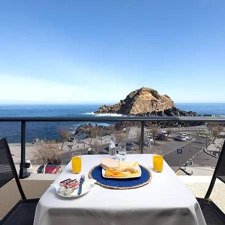 Perola Views By Homie ポルト・モニス